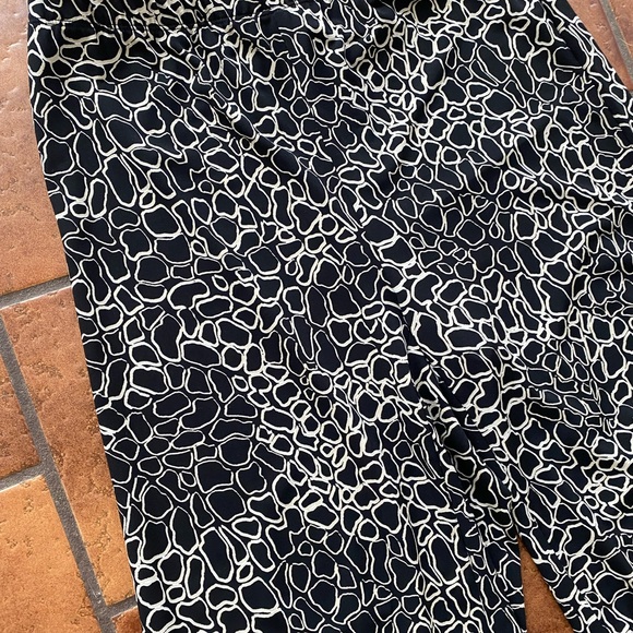 Stretchy, Soft Patterned Chico Pant Sz 0 - Picture 2 of 3